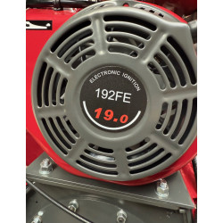 Broyeur de branche auto- tracté 19cv, pour bois vert et sec